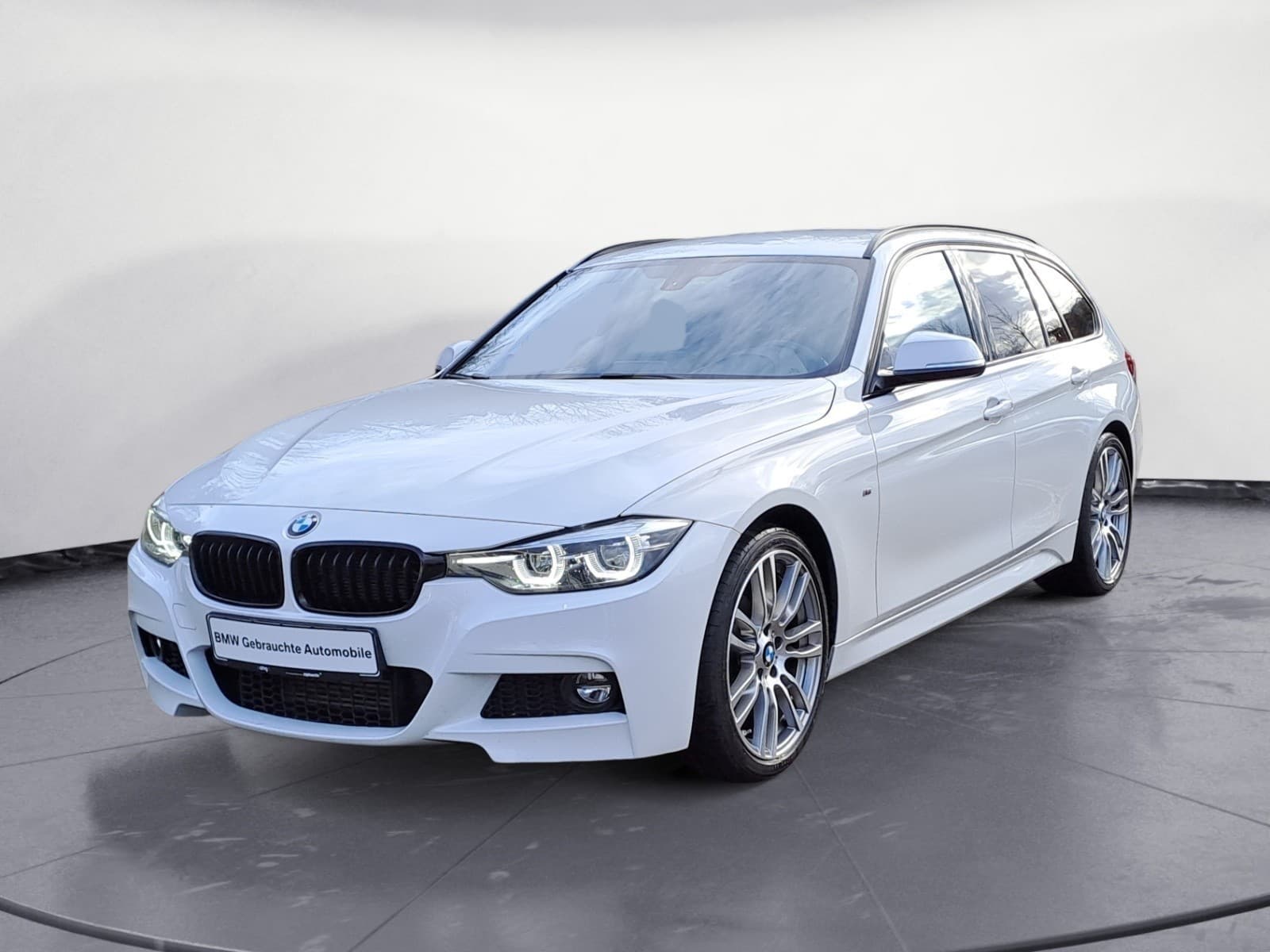 BMW - 318i Touring M Sport Shadow