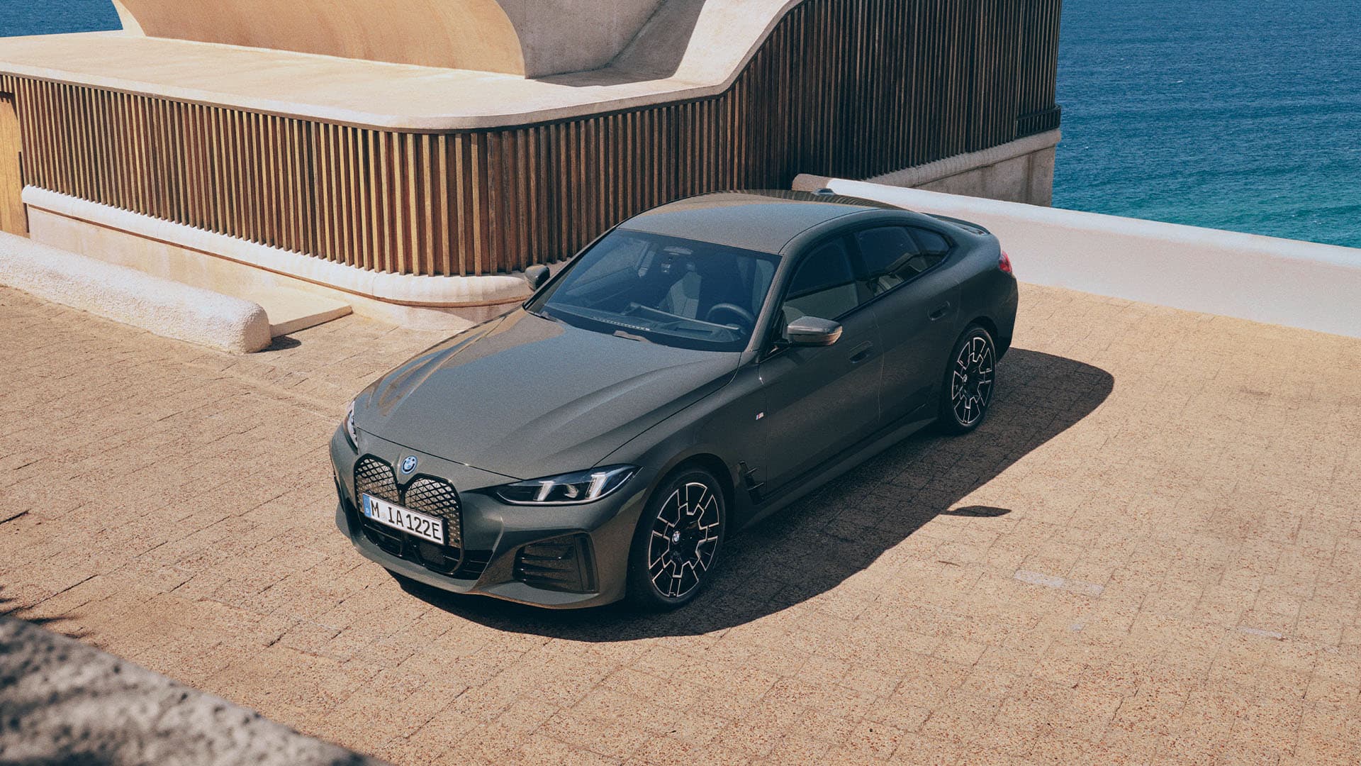 BMW i4 Teaser.jpg
