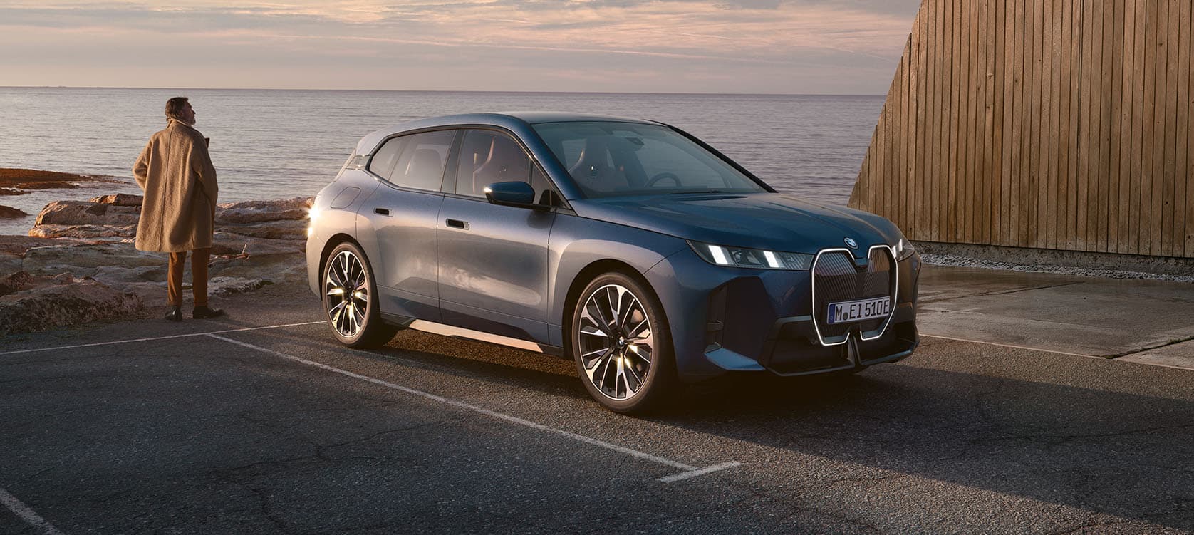 BMW iX.jpg
