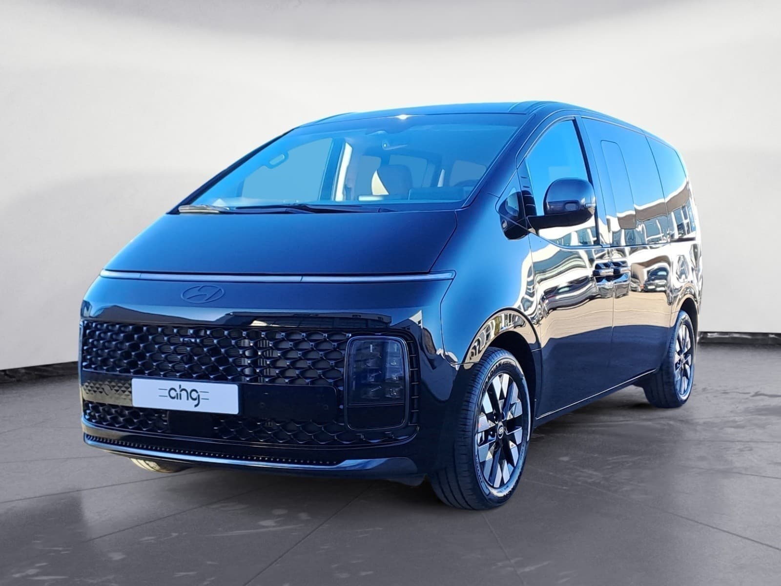 Hyundai - STARIA 7-Sitzer HEV Signature