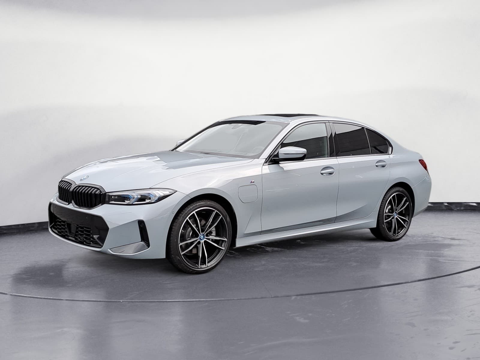 BMW - 330e xDrive Limousine