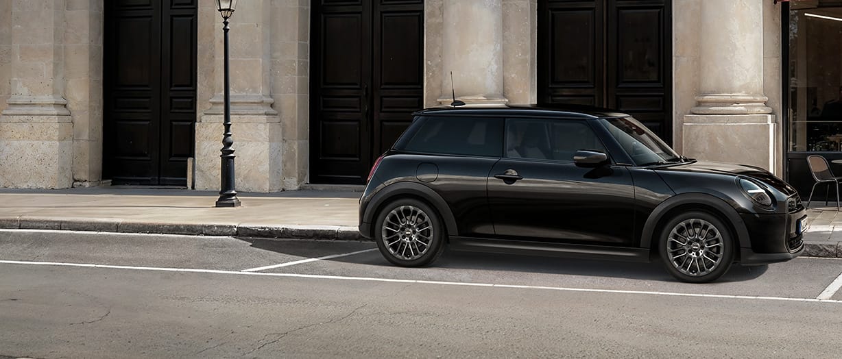 DER MINI COOPER BLACKYARD.