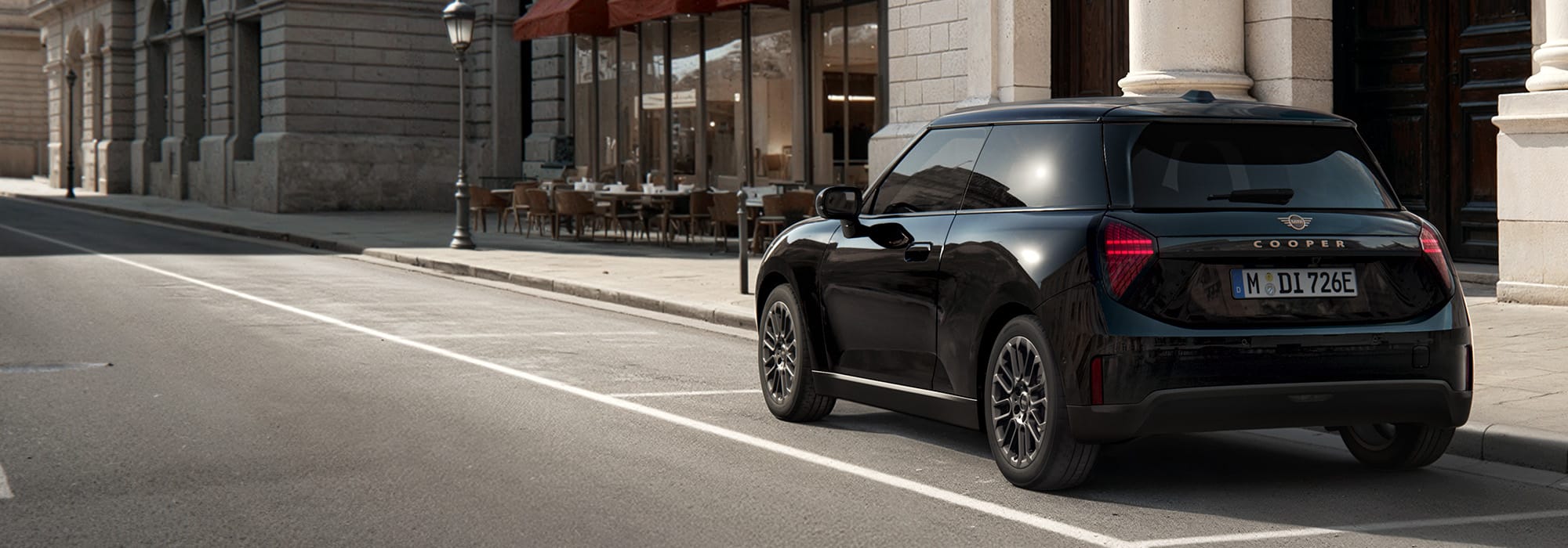 MINI Cooper E Blackyard