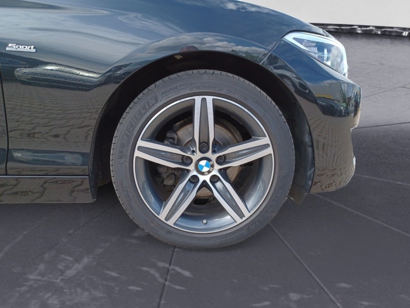 BMW - 218d Cabrio Sport Line