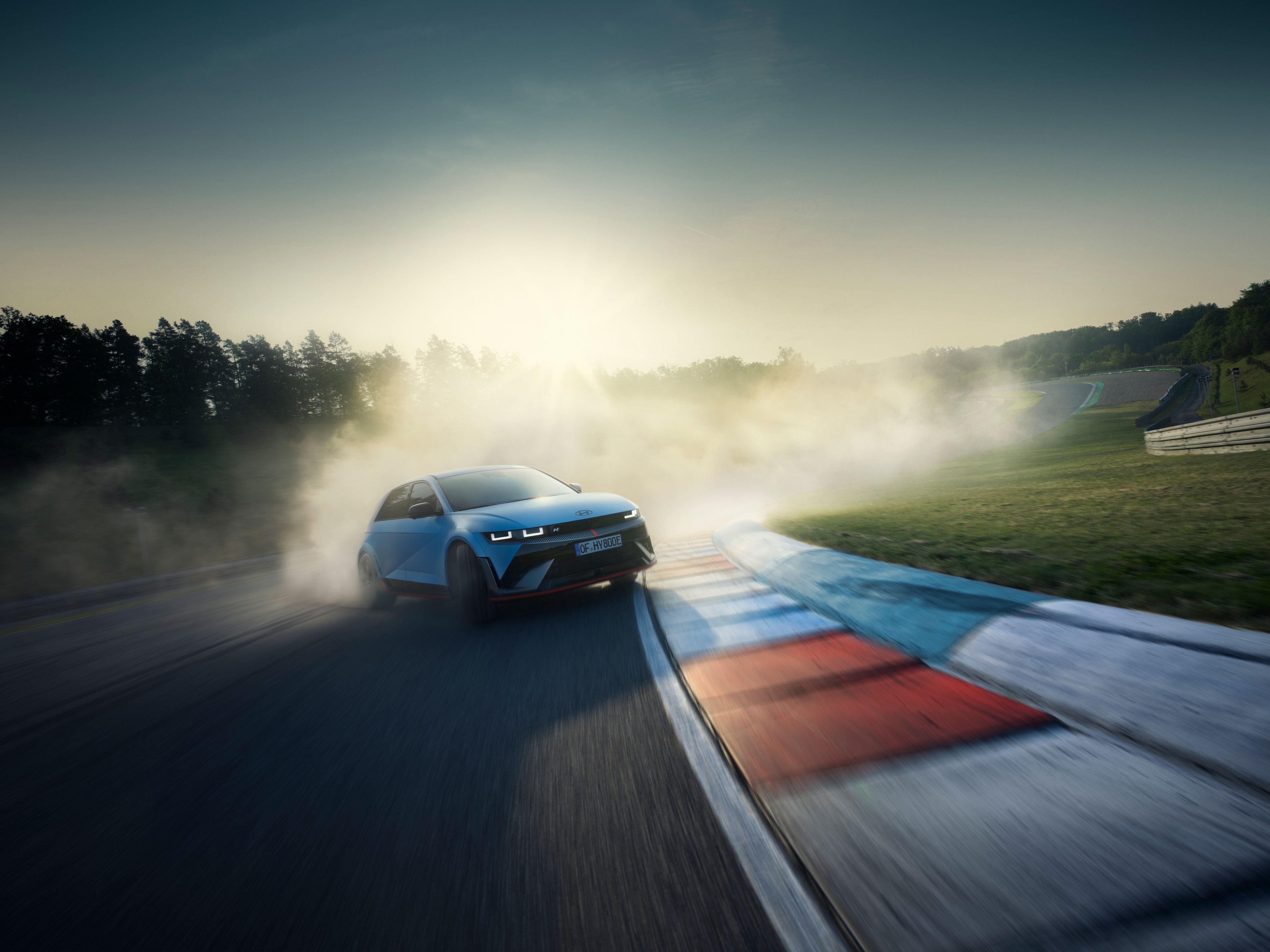 IONIQ5N_MY24_EXT_Fahrschuss_Rennstrecke_Front_01.jpg