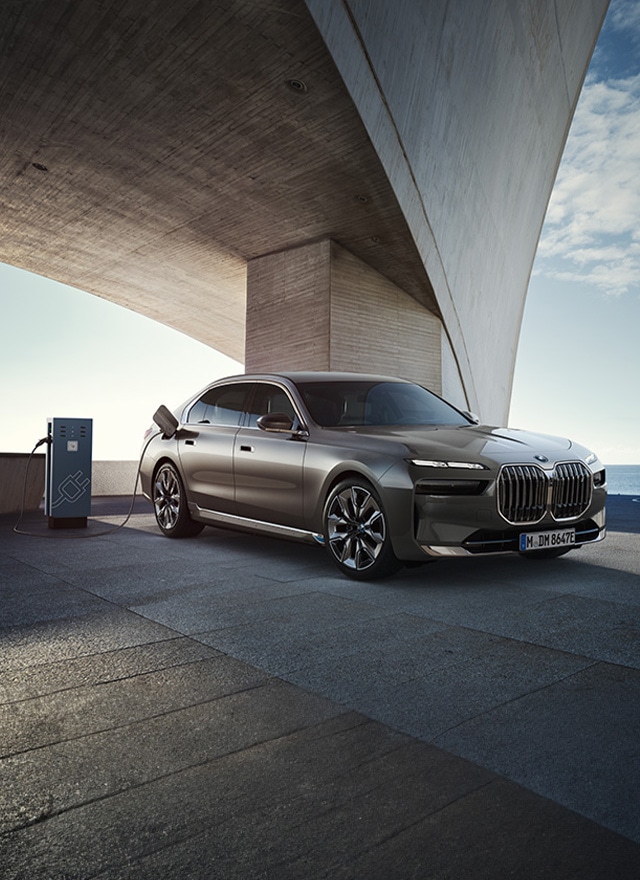 BMW i7 Teaser.jpg