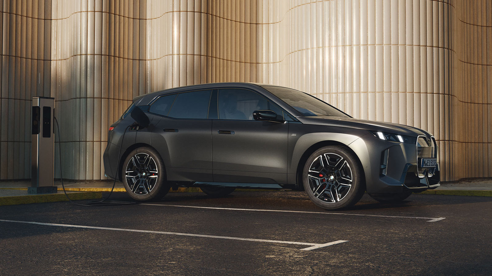 BMW-iX-Galerie-1_kom.jpg