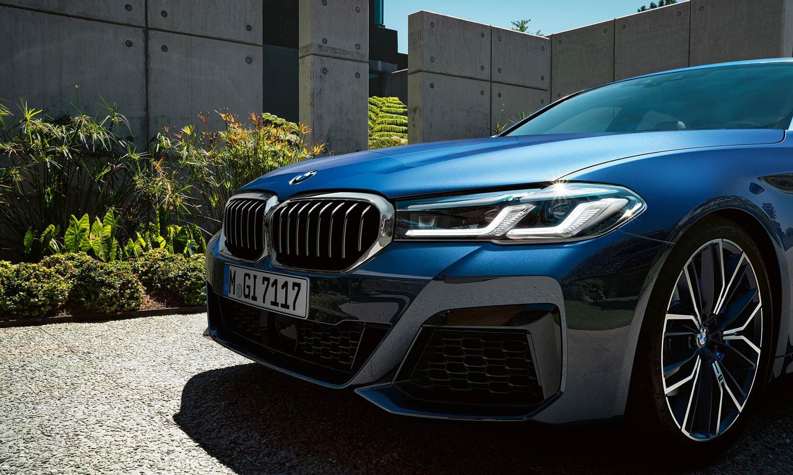 DIE NEUE BMW 5er LIMOUSINE*