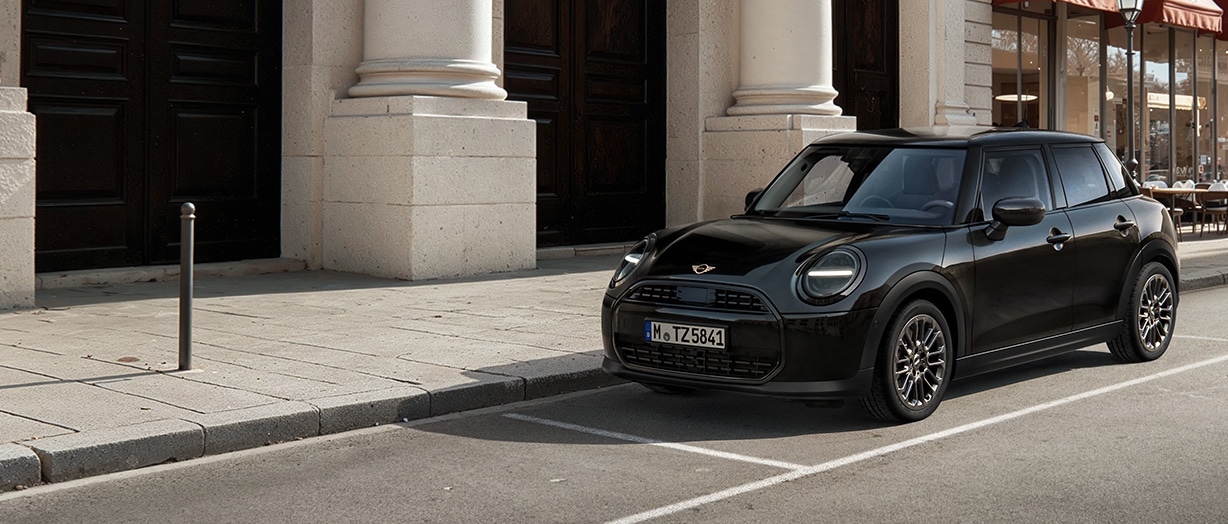 DER MINI COOPER 5-TÜRER BLACKYARD.