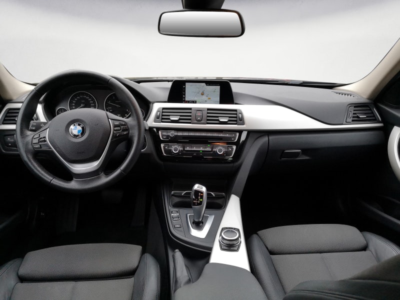 BMW - 318d Touring Advantage Aut.